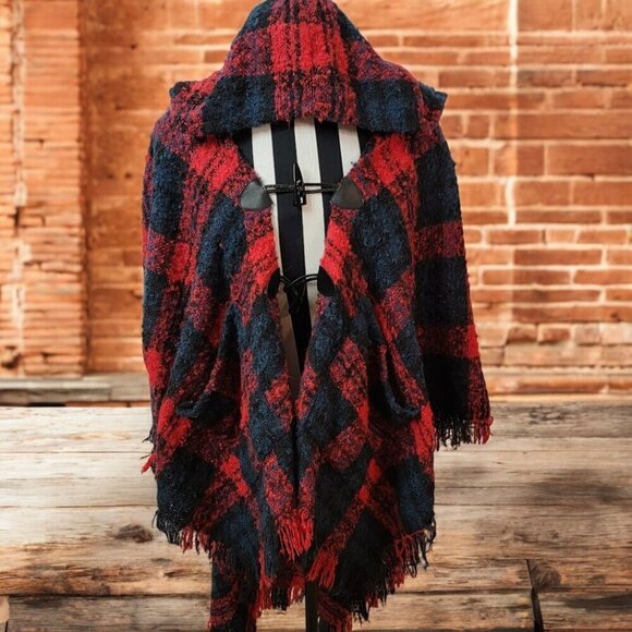 Wonderfully soft and cozy hooded Rauna with fringed hemline - One Size - Picture 1 of 9